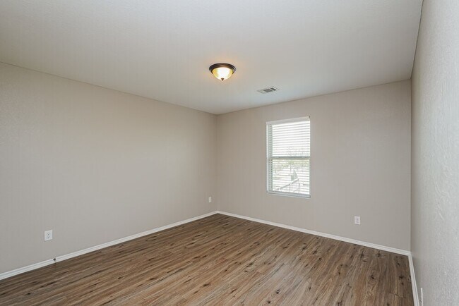 Building Photo - 8005 Wayside Village Way