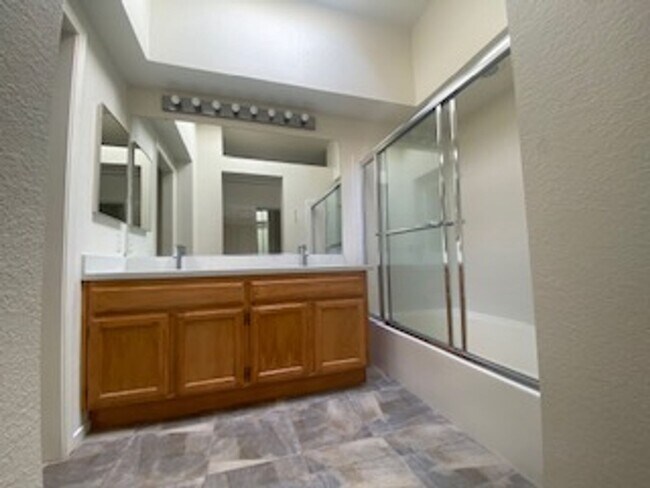 Building Photo - 293 Scotts Valley