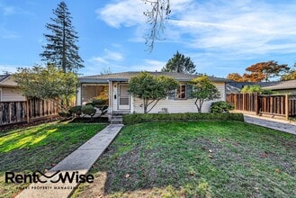 Building Photo - Present PM-Midtown Palo Alto Beauty-New Floors-Remodeled Bathrooms-Big Yard
