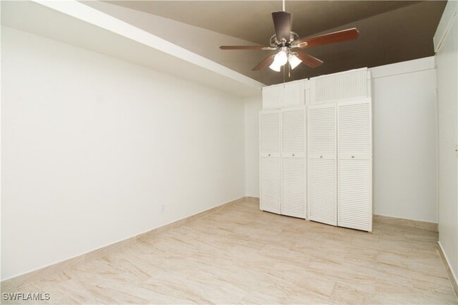 Building Photo - 826 Wiggins Pass Rd