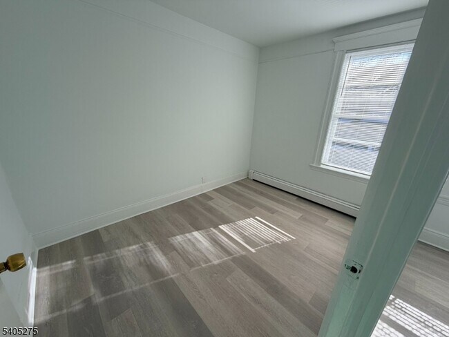 Building Photo - 12 Quincy St