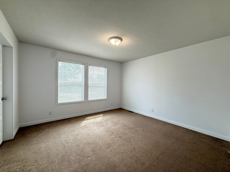 Building Photo - 2018 Lark Ln NW