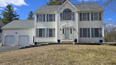 Building Photo - 9 Sunblaze Dr