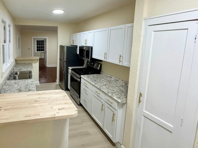 Building Photo - 1923 Freeman St