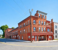 Building Photo - 10 Summer St