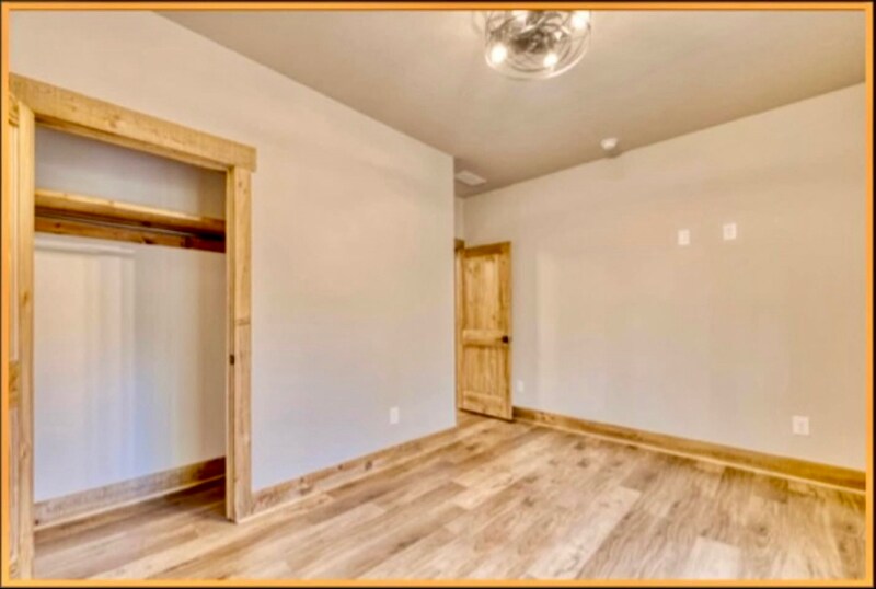 Building Photo - 224 E Ridge Ln