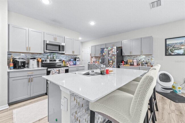 Building Photo - 13030 Boggy Creek Dr