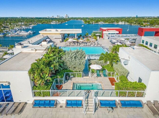 Building Photo - 777 N Ocean Dr