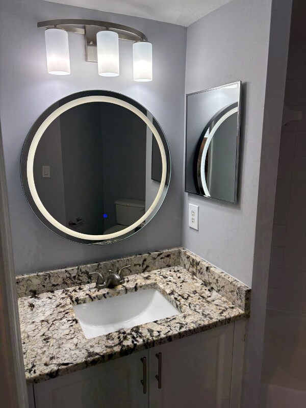 Building Photo - 900 Crestwood Ct S