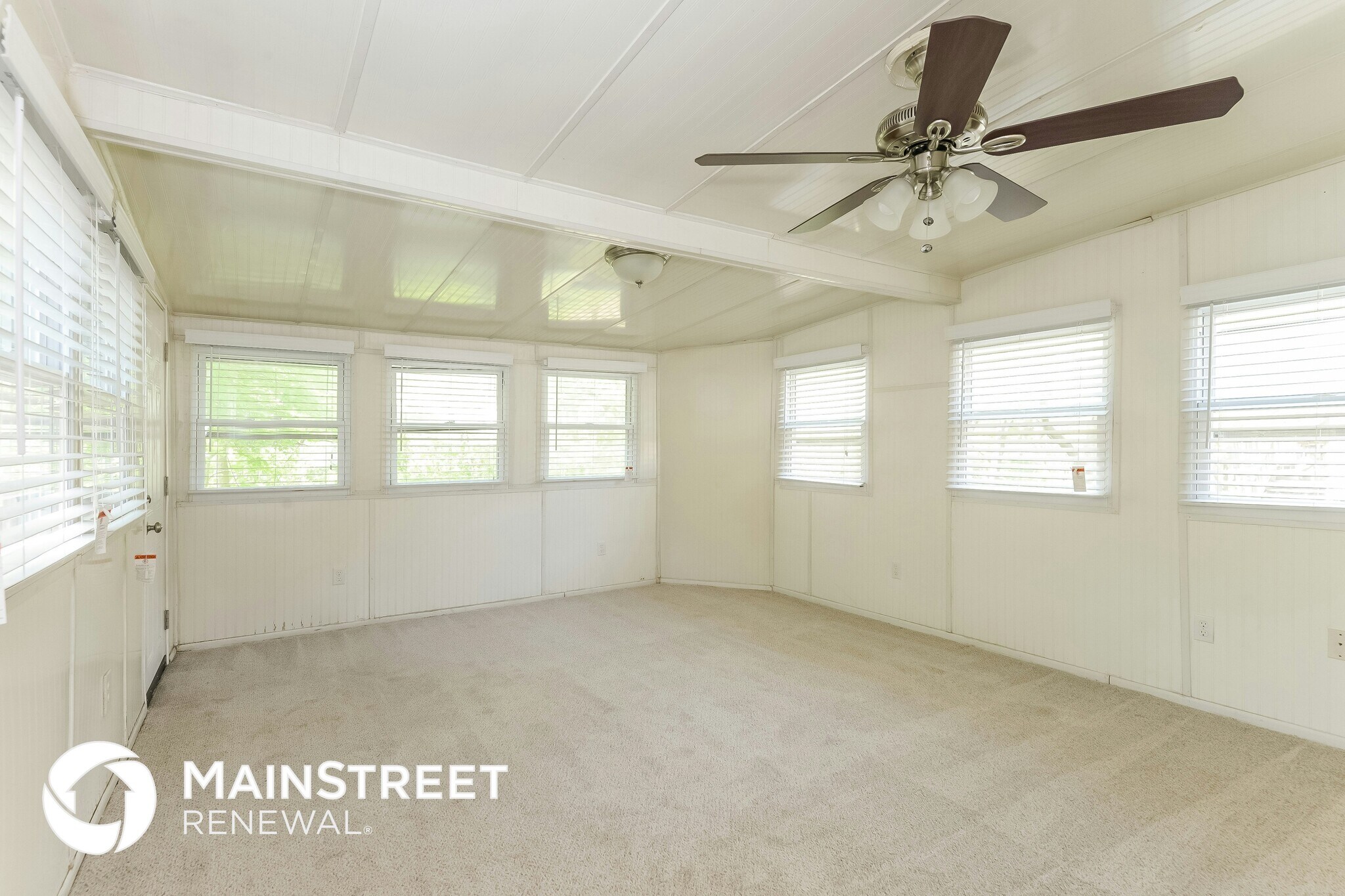 Building Photo - 5016 S Kendall Dr