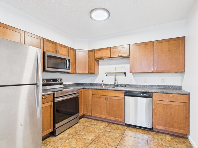 Building Photo - 83 Slater Dr