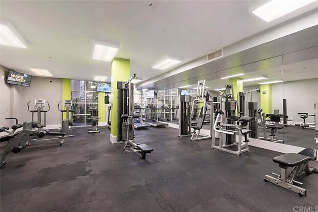 Building Photo - Stylish 2-Bedroom Condo with Resort Amenit...