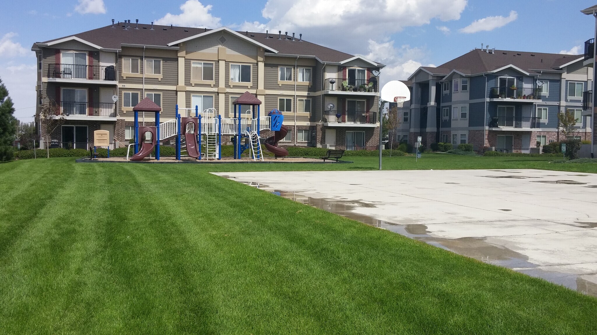 Building Photo - 117 E Calbourne Ln