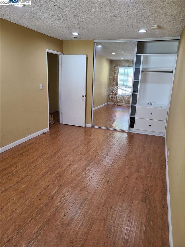 Building Photo - 41065 Cornac Terrace