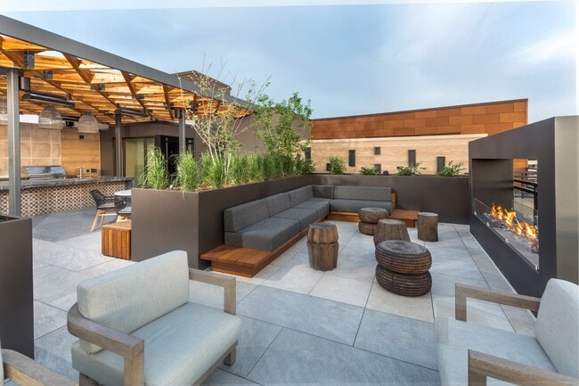 Hotel-inspired rooftop deck - Modera Cherry Creek