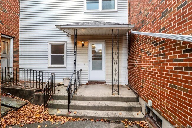 Building Photo - 115 Kensington Ave