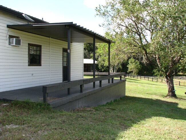 Building Photo - Beautiful 11.16 Acre Farm with Lots of Ame...