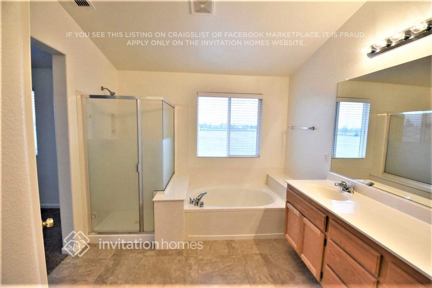 Building Photo - 5542 Ravine Ct