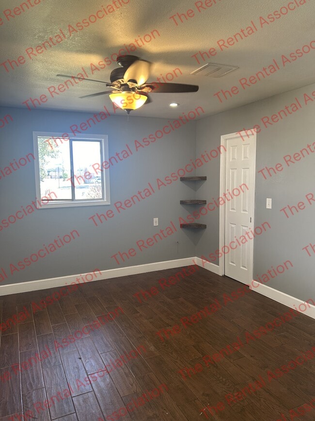 Building Photo - 1101 Roselawn Ave
