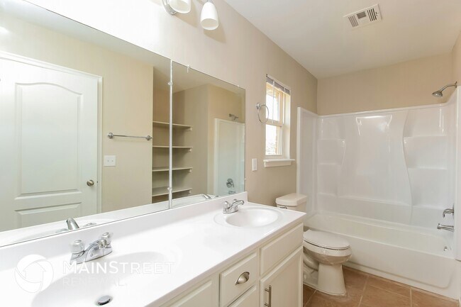 Building Photo - 4525 SE 78th St