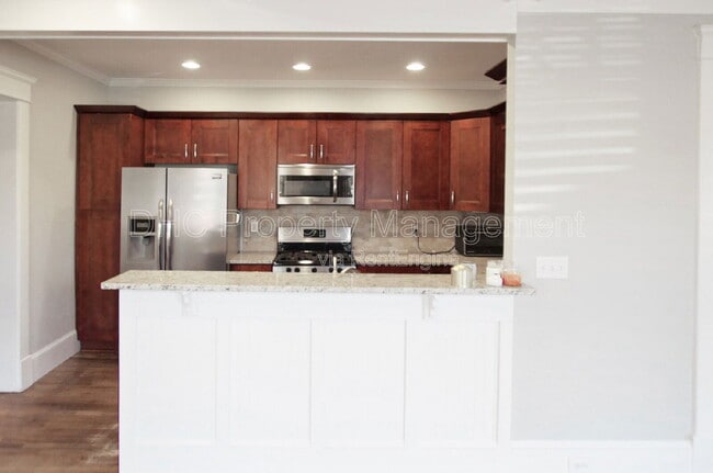 Building Photo - 1208 Arkwright Pl SE