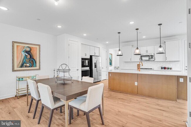 Building Photo - 4975 Longmire Wy