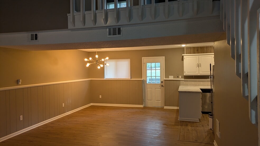 Building Photo - 10171 Haskins St