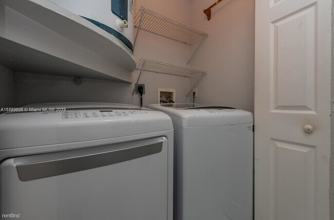 Building Photo - 3 br, 2 bath House - 14347 SW 176th Ter Fl...