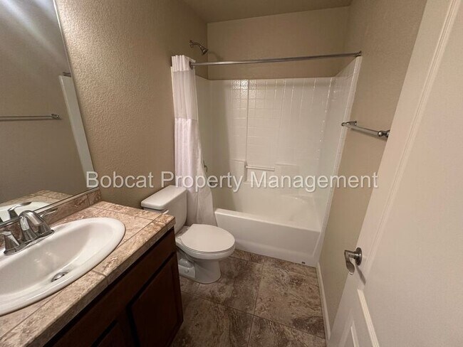 Building Photo - 1108 Fiore Ct