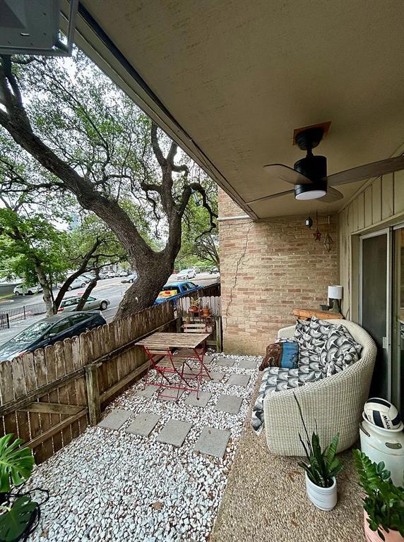 Building Photo - 620 S 1st St