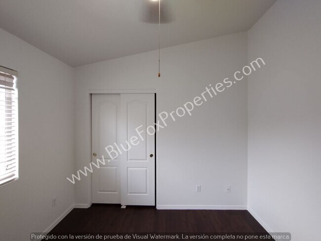 Building Photo - 915 N Silverleaf Oak Pl