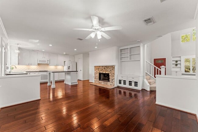 Building Photo - 43 W Gaslight Pl