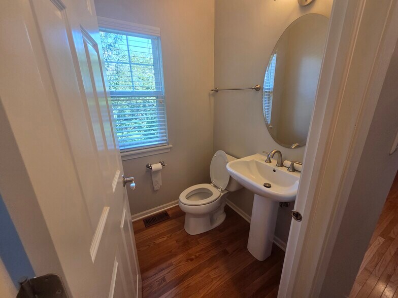 Building Photo - 3419 Bradbury Cir