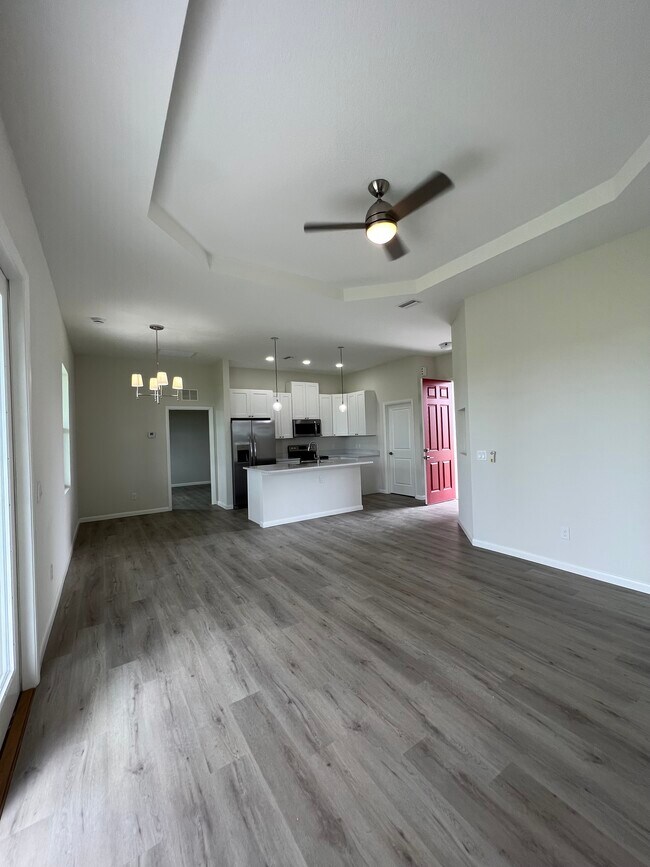 Building Photo - 1025 Jupiter Loop