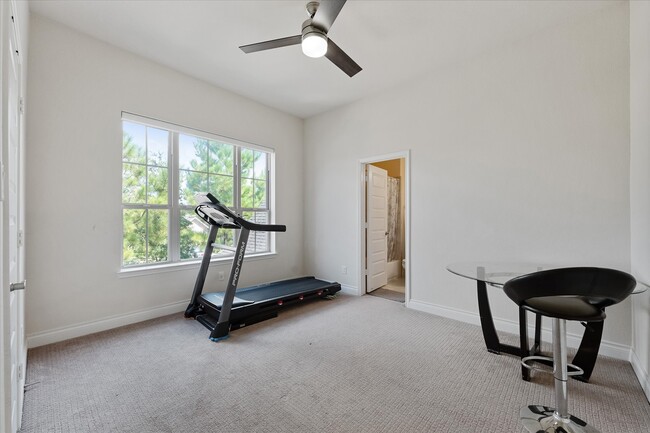 Building Photo - 28216 Beckwood Dr