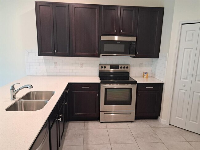 Building Photo - 138 Jade St