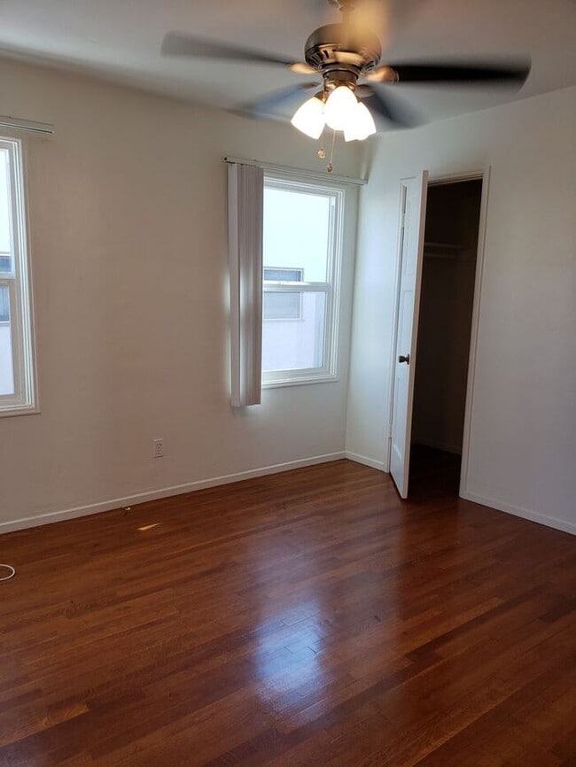 Building Photo - Vintage duplex near La Mesa Village + base...