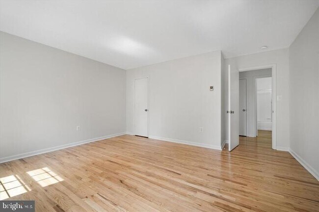 Building Photo - 228 Carroll Dr