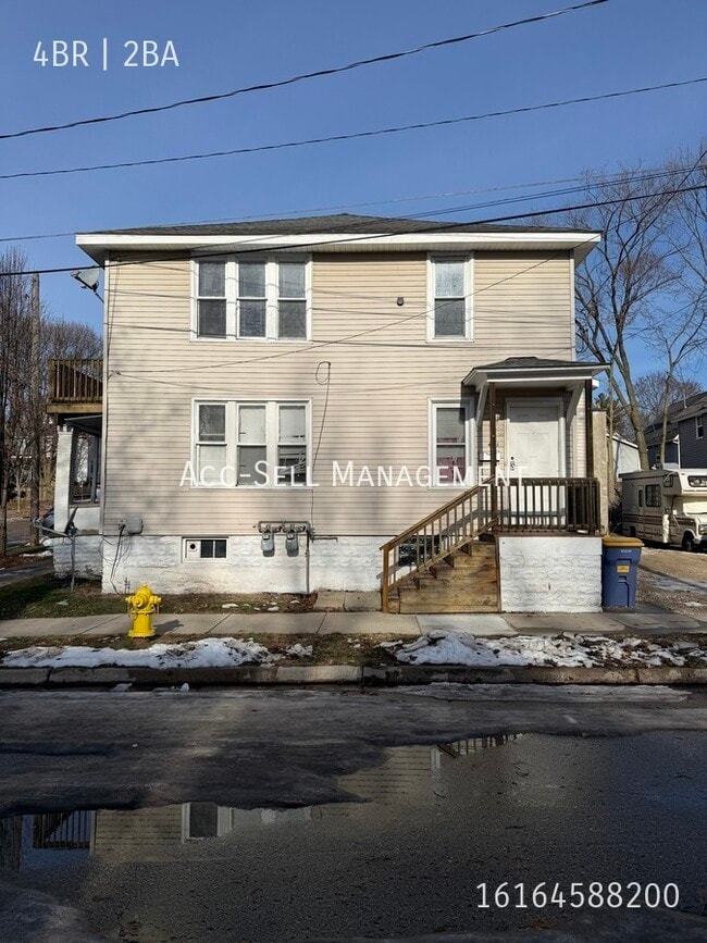 Building Photo - 401 Fernando St NE