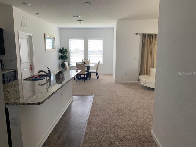 Building Photo - 4911 St James Dr