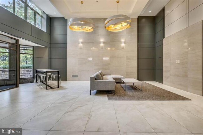 Primary Photo - 7111 Woodmont Ave