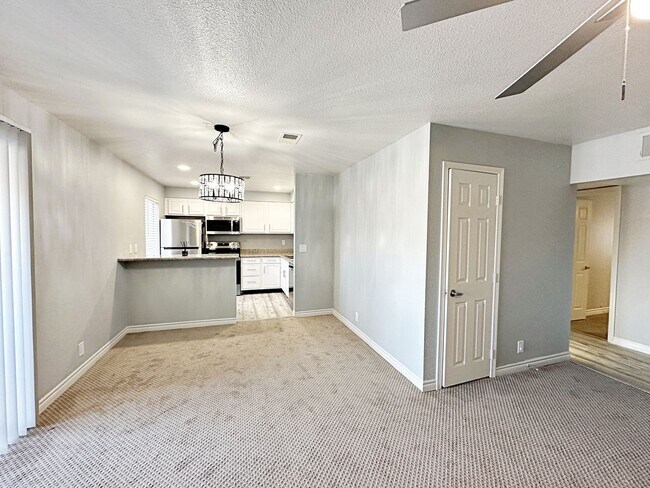 Building Photo - 2 BEDROOM 2 BATH FULLY REMODELED CONDO IN ...