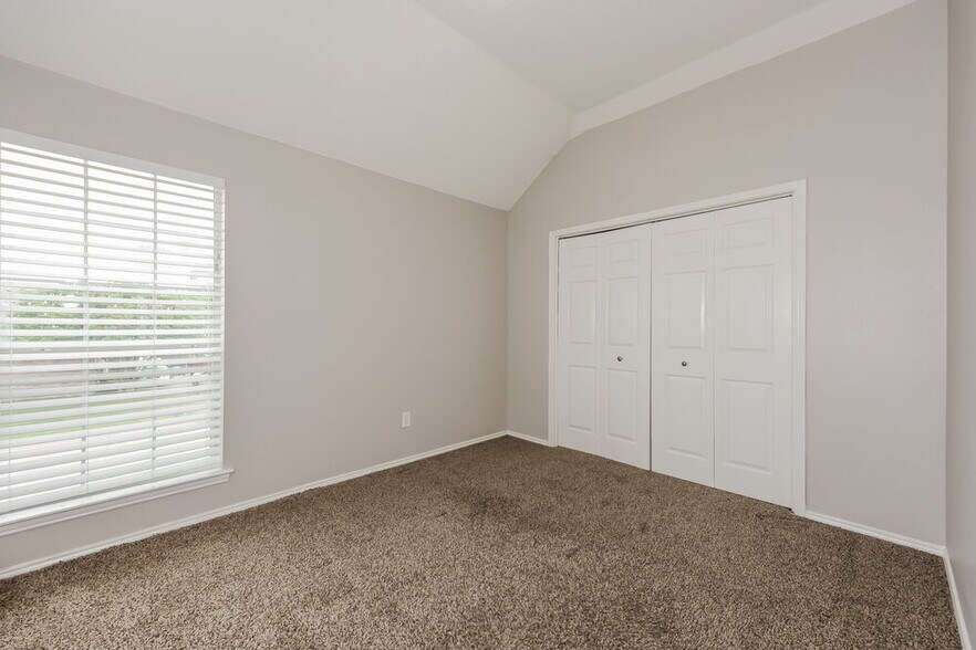 Building Photo - 3222 Eagle Ln