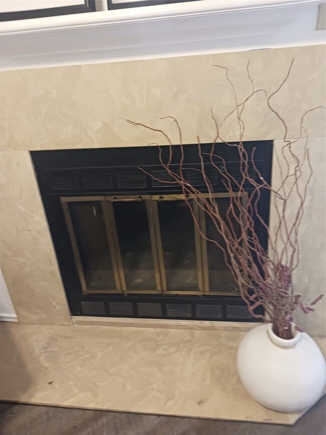 Building Photo - 921 Marine Dr