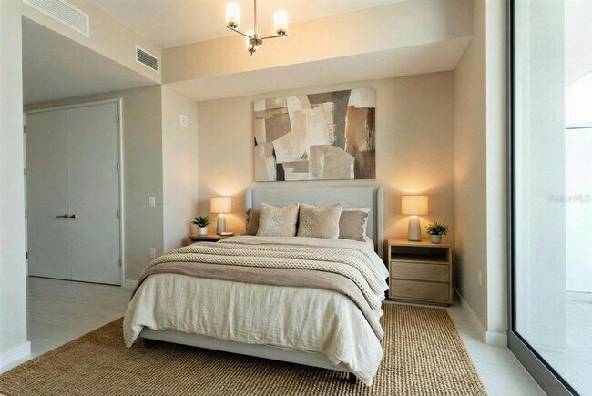 Building Photo - 400 Central Ave