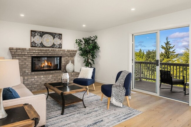 Building Photo - Beautiful Home in Mukilteo with Panoramic ...