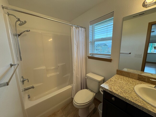 Building Photo - Application Pending - 3 Bedroom House For ...