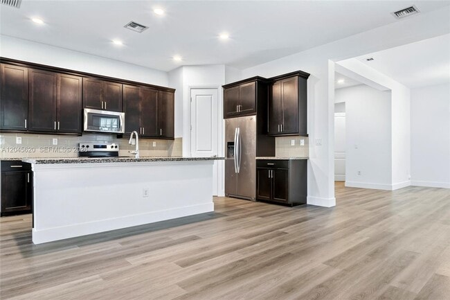 Building Photo - 142 SW 127th Terrace