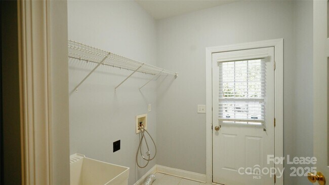 Building Photo - 12325 Summer Breeze Ct