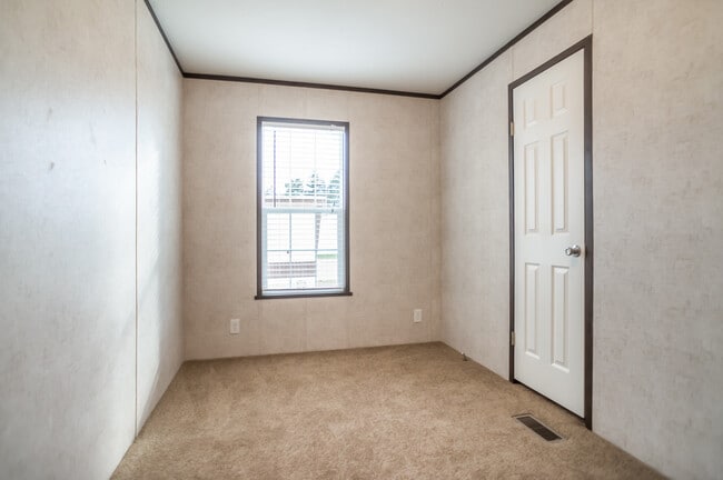 Building Photo - 2311 Birch St